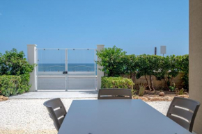 Luxury appartment with seaview in front of beach at 200 meters from the beach located in Avola